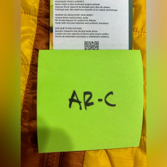 Cotopaxi Men's Large Capa Insulated Hooded Jacket Yellow Orange Mezcal NWT Puff - Picture 16 of 16